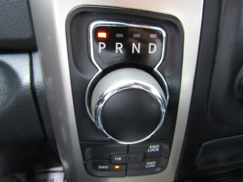 2017 RAM 1500 SLT,4X4,CONV PKG,RVC,PDC,SILVER CERTIFIED - Photo 33 - Haddon Twp, NJ 08107