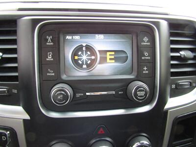 2017 RAM 1500 SLT,4X4,CONV PKG,RVC,PDC,SILVER CERTIFIED - Photo 31 - Haddon Twp, NJ 08107