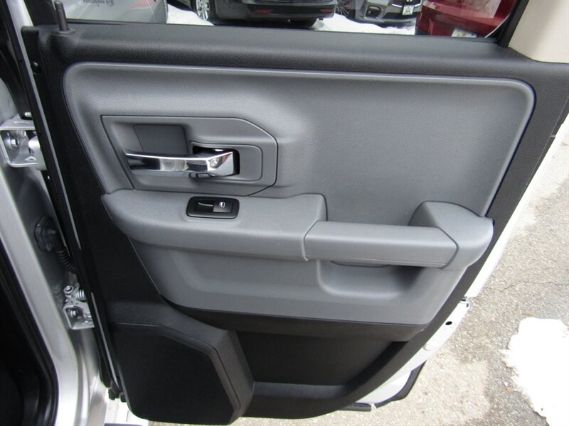 2017 RAM 1500 SLT,4X4,CONV PKG,RVC,PDC,SILVER CERTIFIED - Photo 21 - Haddon Twp, NJ 08107