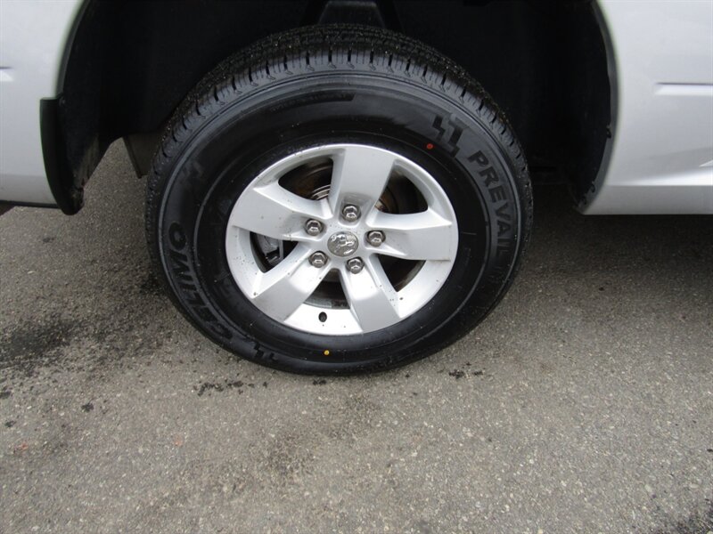 2017 RAM 1500 SLT,4X4,CONV PKG,RVC,PDC,SILVER CERTIFIED - Photo 39 - Haddon Twp, NJ 08107