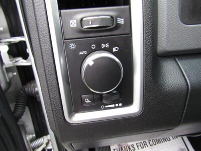 2017 RAM 1500 SLT,4X4,CONV PKG,RVC,PDC,SILVER CERTIFIED - Photo 25 - Haddon Twp, NJ 08107