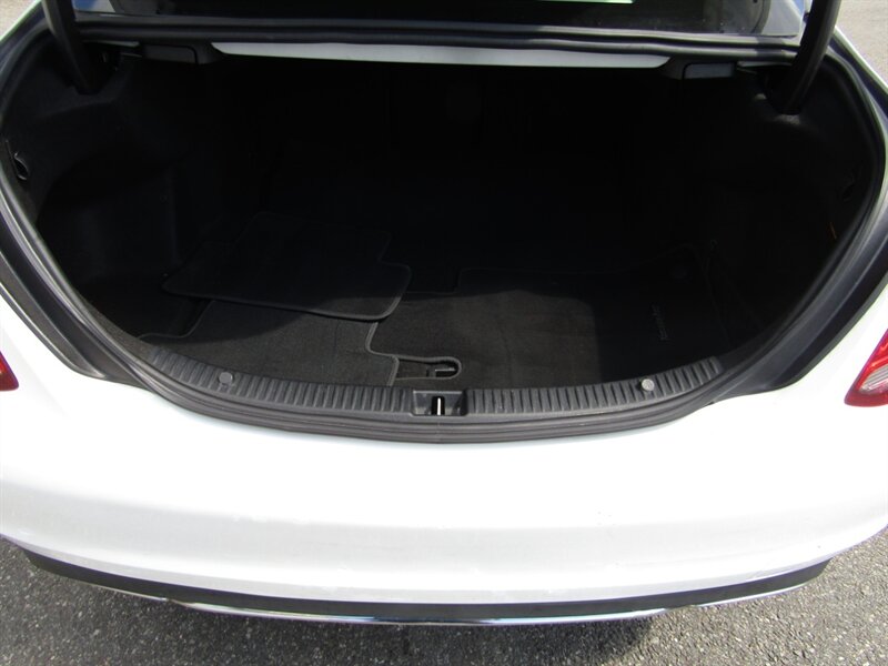 2017 Mercedes-Benz AWD,NAV,PREM 1 PKG,PANOROOF ,SILVER CERTIFIED - Photo 36 - Haddon Twp, NJ 08107