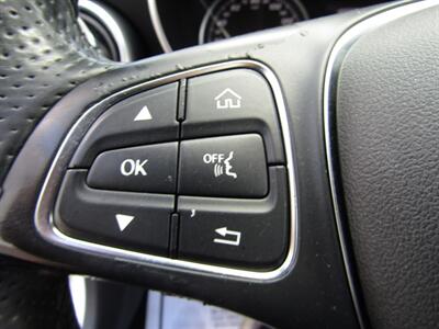 2017 Mercedes-Benz AWD,NAV,PREM 1 PKG,PANOROOF ,SILVER CERTIFIED - Photo 44 - Haddon Twp, NJ 08107