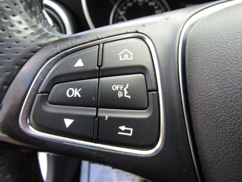 2017 Mercedes-Benz AWD,NAV,PREM 1 PKG,PANOROOF ,SILVER CERTIFIED - Photo 44 - Haddon Twp, NJ 08107