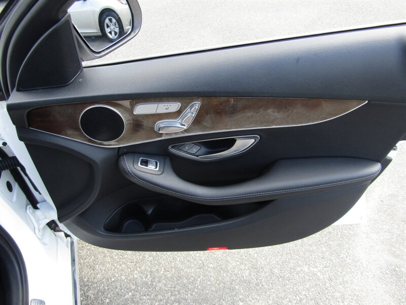 2017 Mercedes-Benz AWD,NAV,PREM 1 PKG,PANOROOF ,SILVER CERTIFIED - Photo 42 - Haddon Twp, NJ 08107