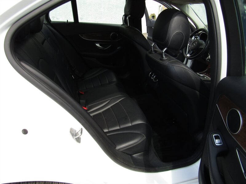 2017 Mercedes-Benz AWD,NAV,PREM 1 PKG,PANOROOF ,SILVER CERTIFIED - Photo 38 - Haddon Twp, NJ 08107