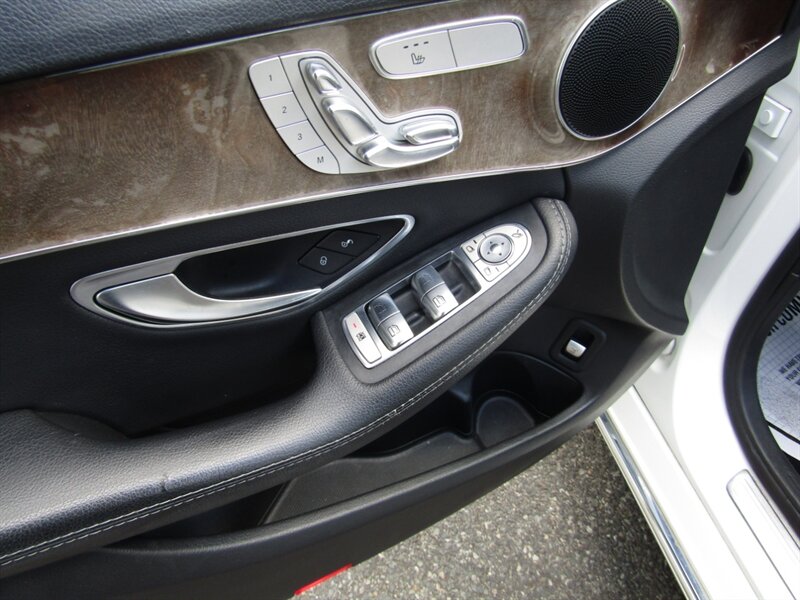 2017 Mercedes-Benz AWD,NAV,PREM 1 PKG,PANOROOF ,SILVER CERTIFIED - Photo 31 - Haddon Twp, NJ 08107