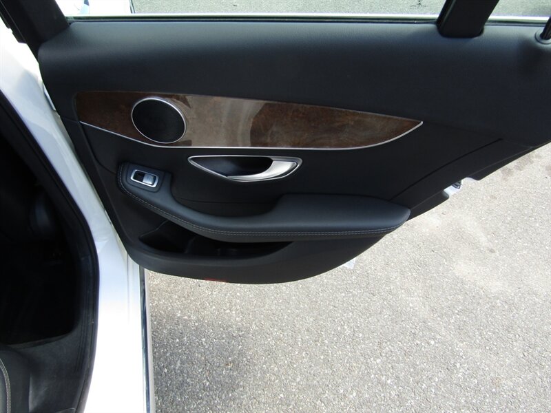 2017 Mercedes-Benz AWD,NAV,PREM 1 PKG,PANOROOF ,SILVER CERTIFIED - Photo 39 - Haddon Twp, NJ 08107