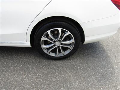 2017 Mercedes-Benz AWD,NAV,PREM 1 PKG,PANOROOF ,SILVER CERTIFIED - Photo 14 - Haddon Twp, NJ 08107