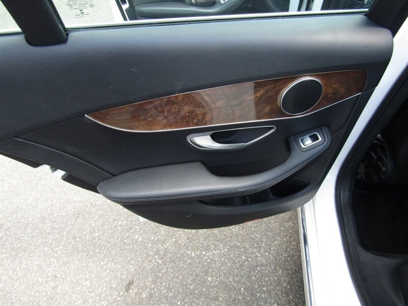 2017 Mercedes-Benz AWD,NAV,PREM 1 PKG,PANOROOF ,SILVER CERTIFIED - Photo 34 - Haddon Twp, NJ 08107