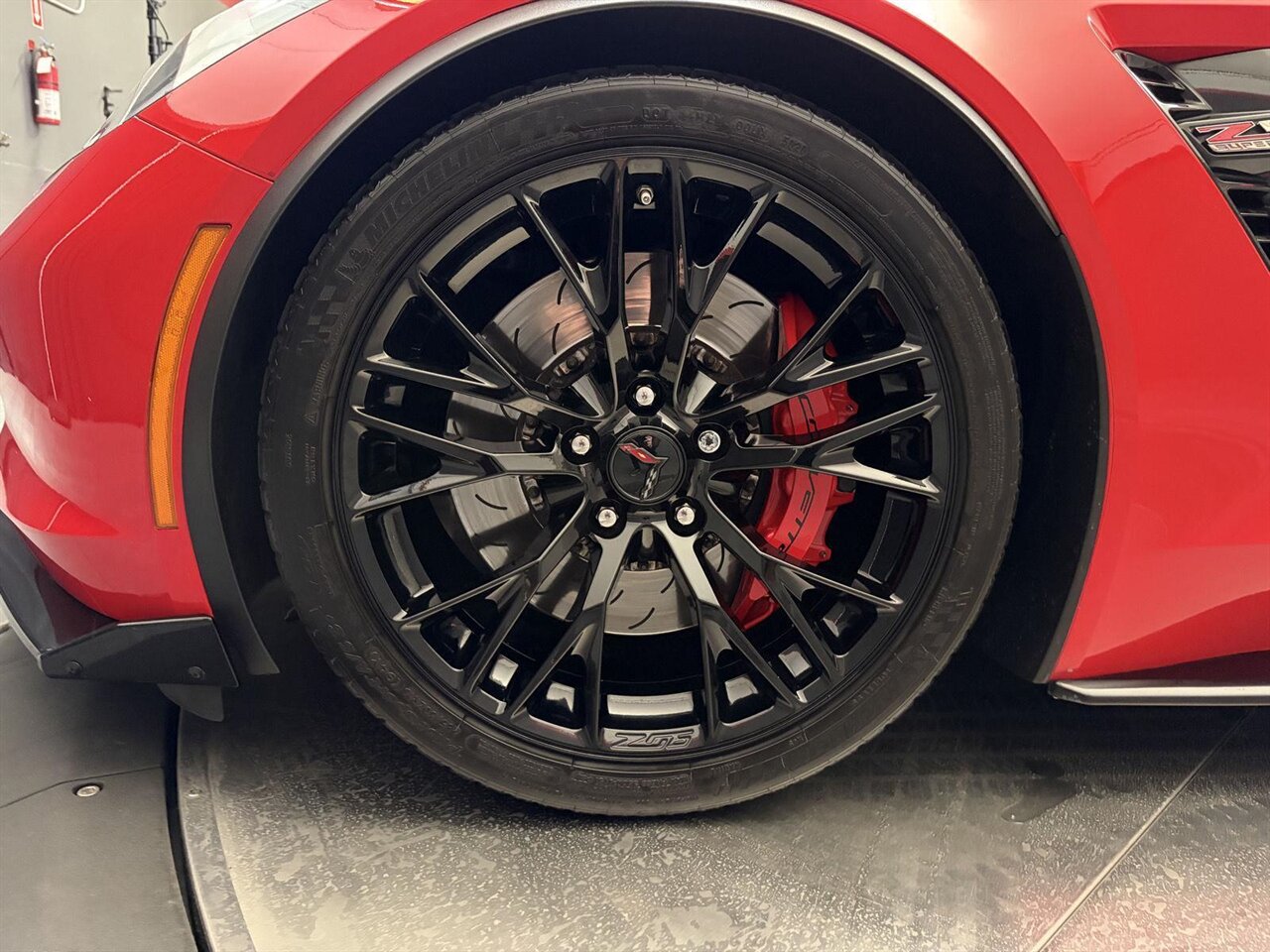 2017 Chevrolet Corvette Z06   - Photo 16 - Victorville, CA 92392