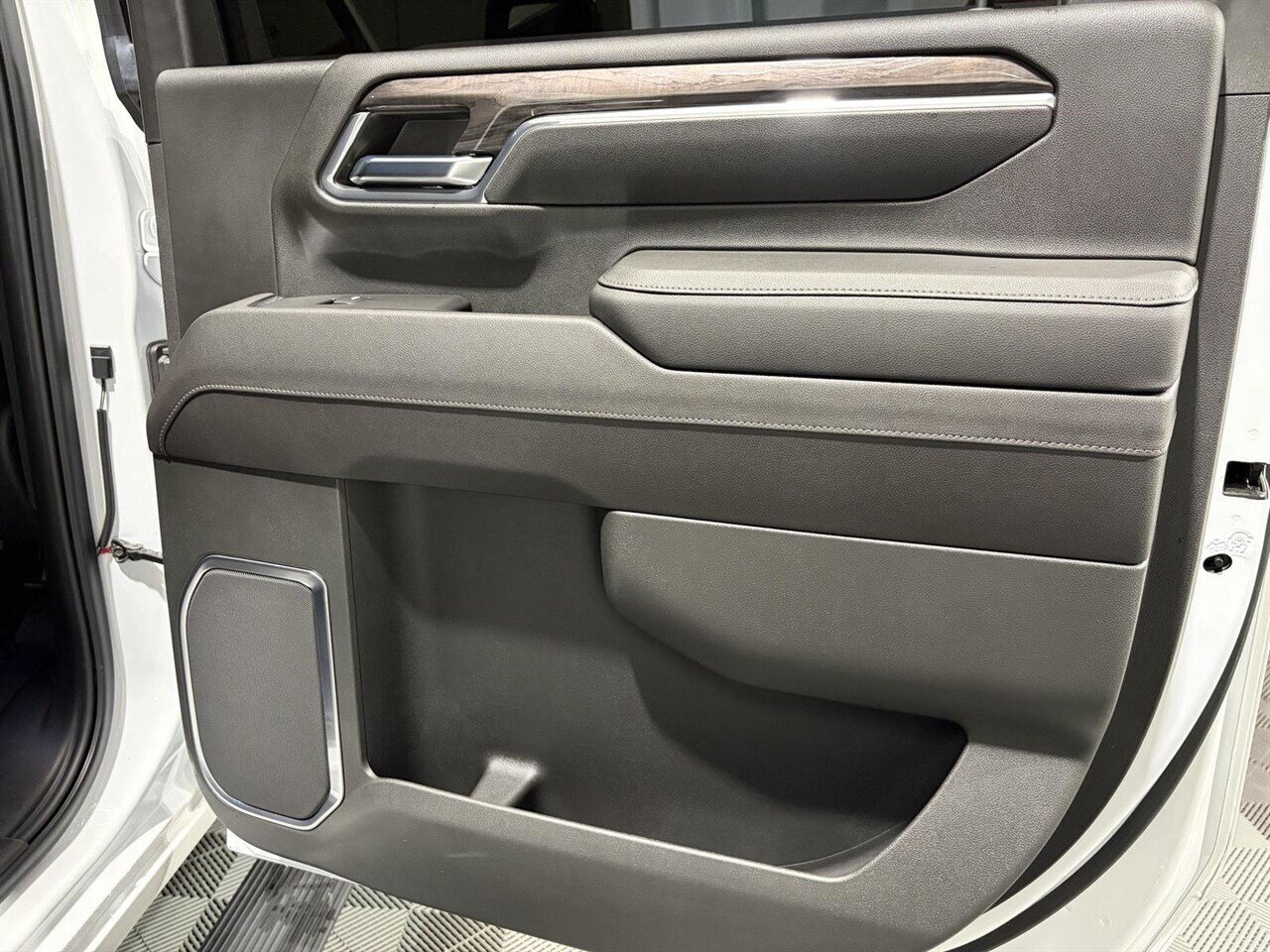 2024 Chevrolet Silverado 2500HD LTZ   - Photo 33 - Victorville, CA 92392