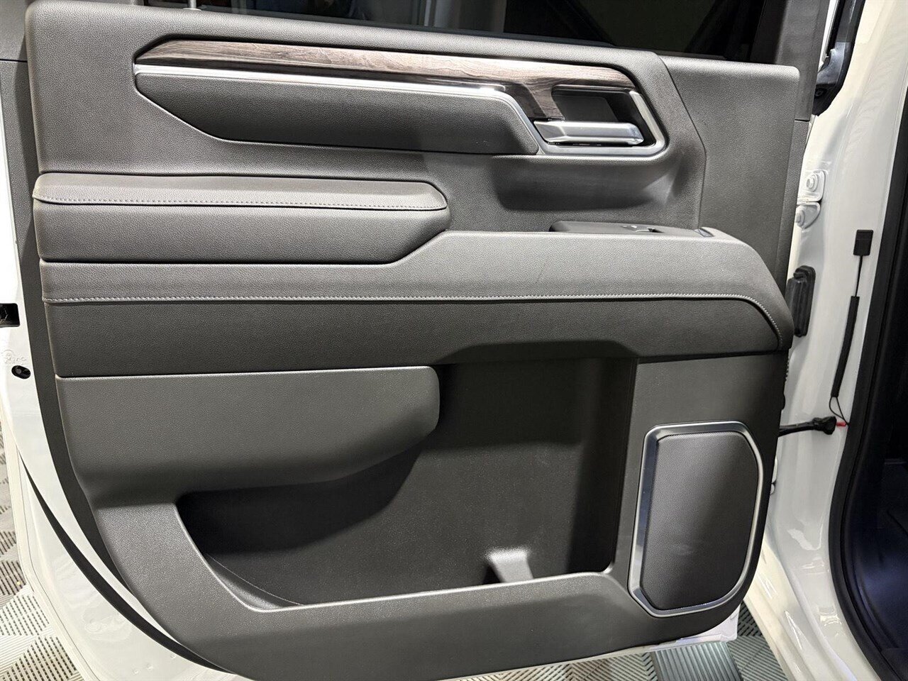 2024 Chevrolet Silverado 2500HD LTZ   - Photo 24 - Victorville, CA 92392