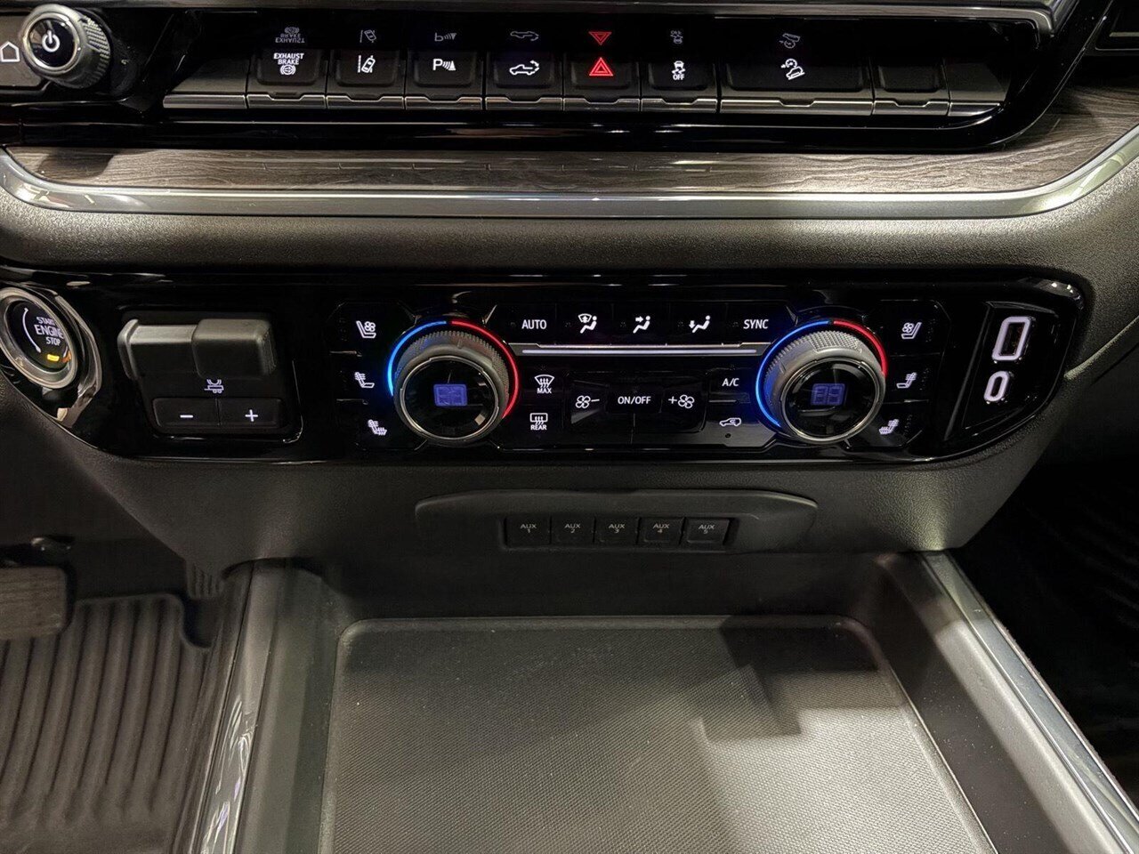 2024 Chevrolet Silverado 2500HD LTZ   - Photo 21 - Victorville, CA 92392