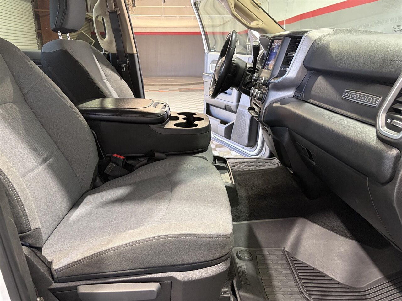 2019 RAM 2500 Big Horn   - Photo 21 - Victorville, CA 92392