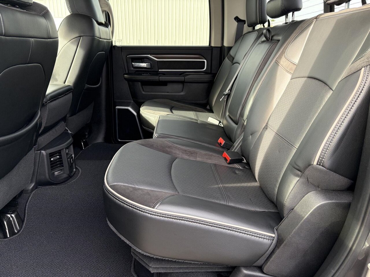 2024 RAM 2500 Laramie   - Photo 19 - Victorville, CA 92392