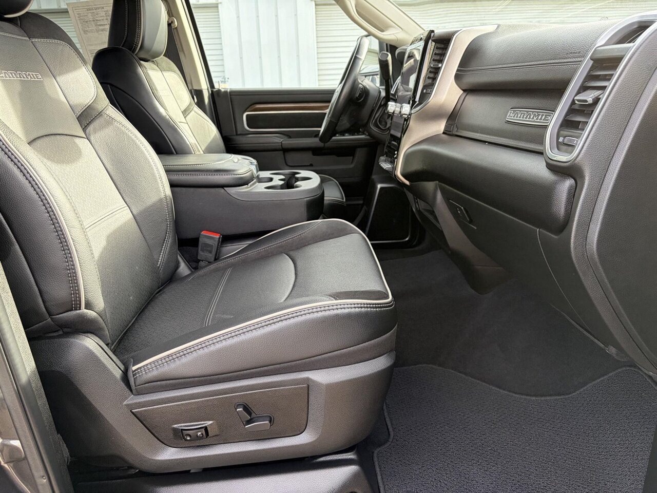 2024 RAM 2500 Laramie   - Photo 23 - Victorville, CA 92392