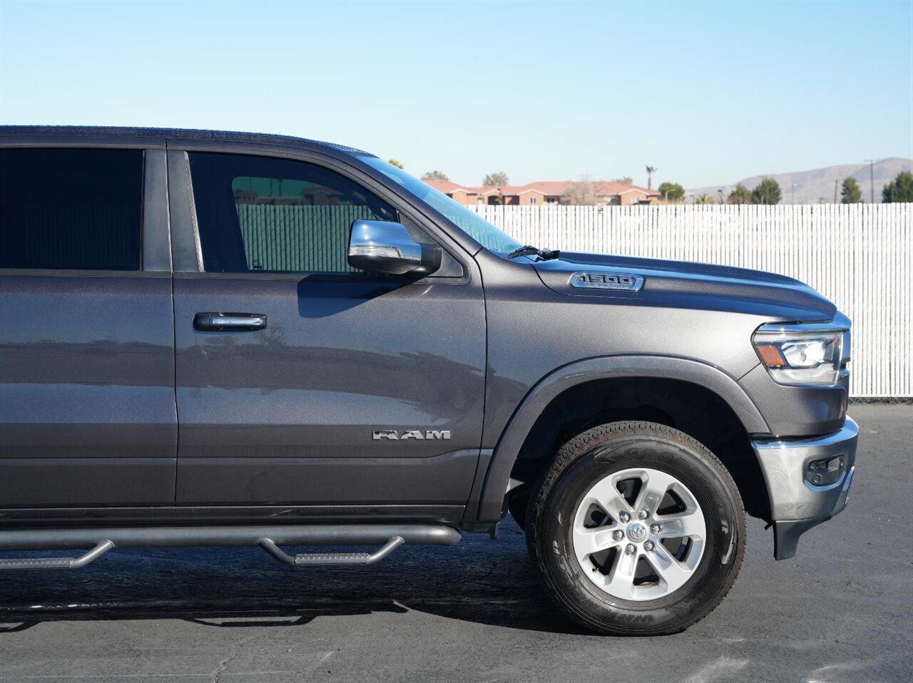 2019 RAM 1500 Laramie   - Photo 8 - Victorville, CA 92392