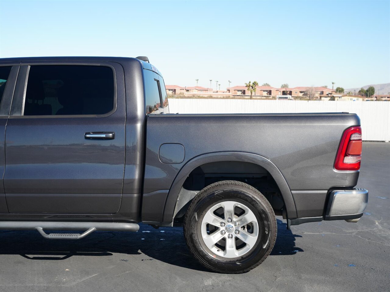 2019 RAM 1500 Laramie   - Photo 4 - Victorville, CA 92392