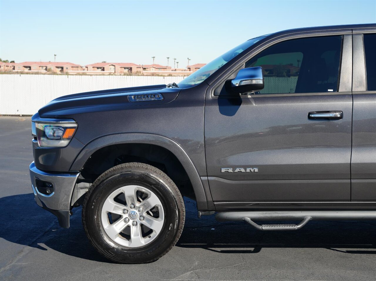 2019 RAM 1500 Laramie   - Photo 6 - Victorville, CA 92392