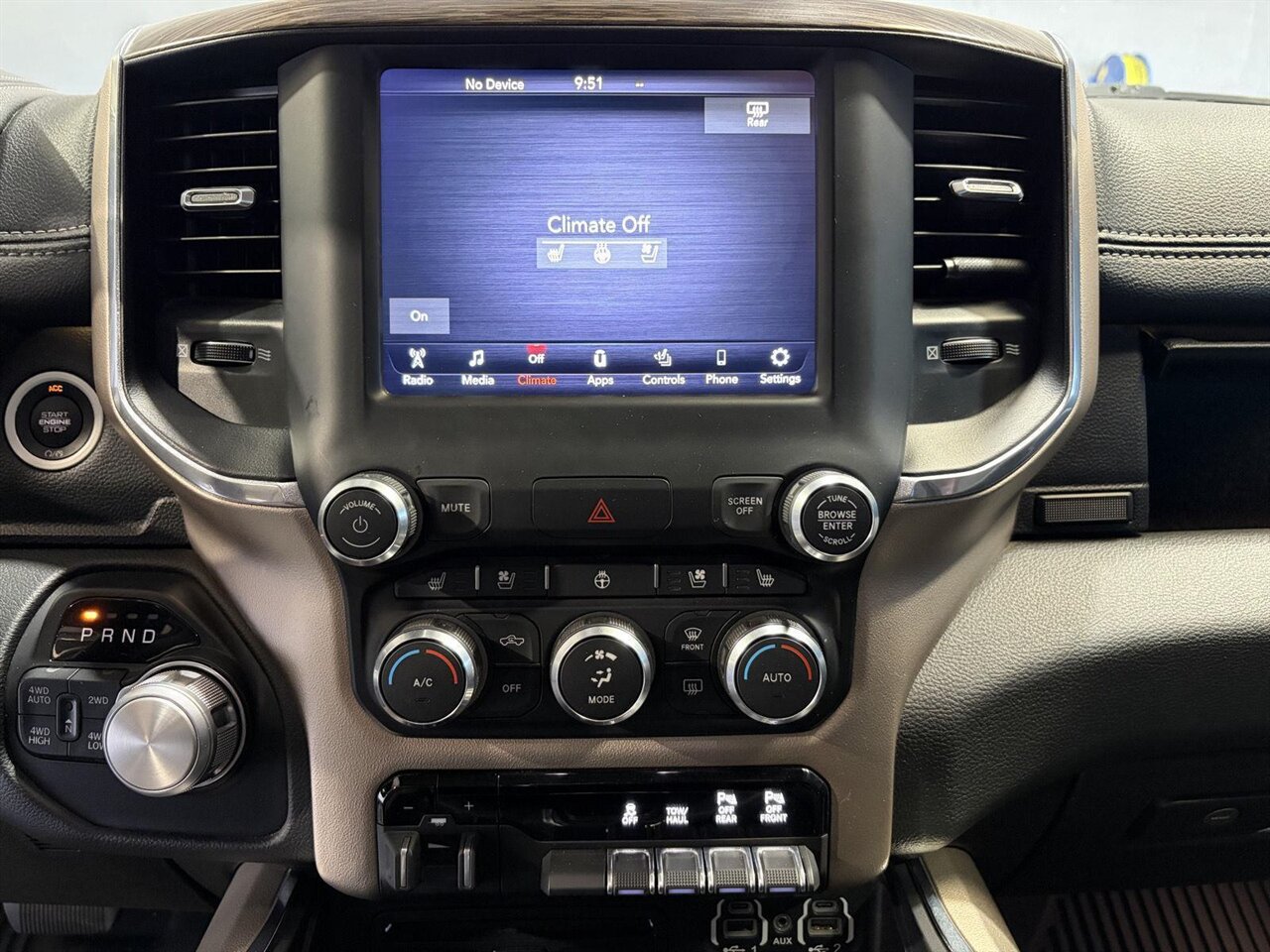 2019 RAM 1500 Laramie   - Photo 24 - Victorville, CA 92392