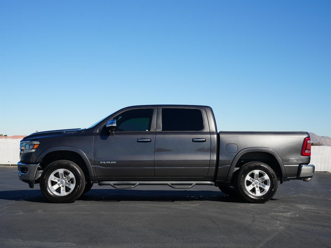 2019 RAM 1500 Laramie   - Photo 3 - Victorville, CA 92392
