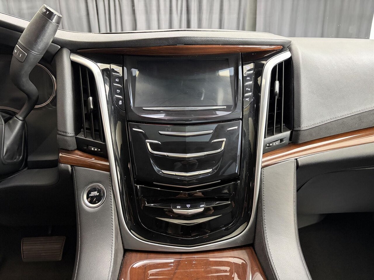 2020 Cadillac Escalade Luxury   - Photo 25 - Victorville, CA 92392