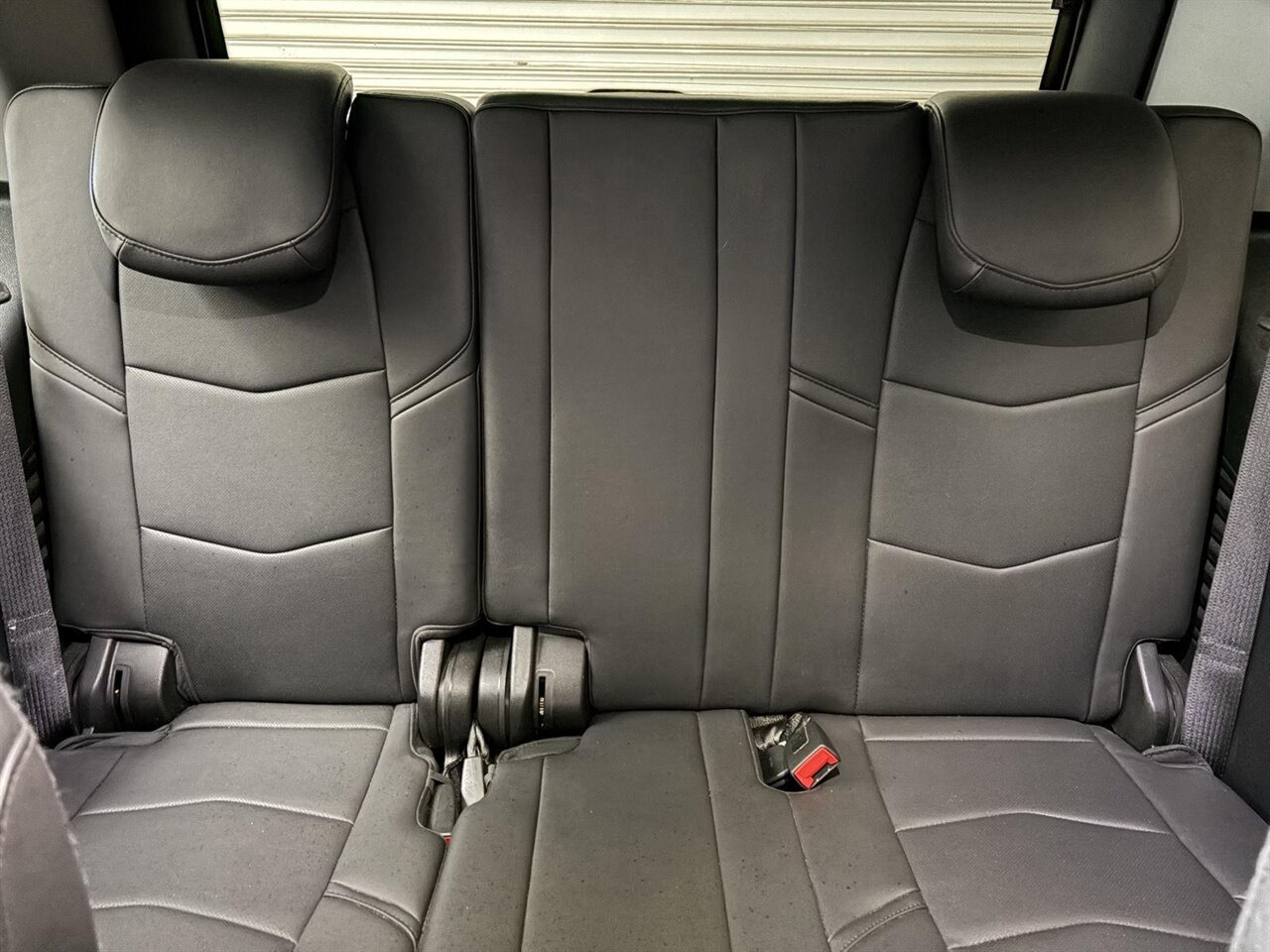 2020 Cadillac Escalade Luxury   - Photo 22 - Victorville, CA 92392