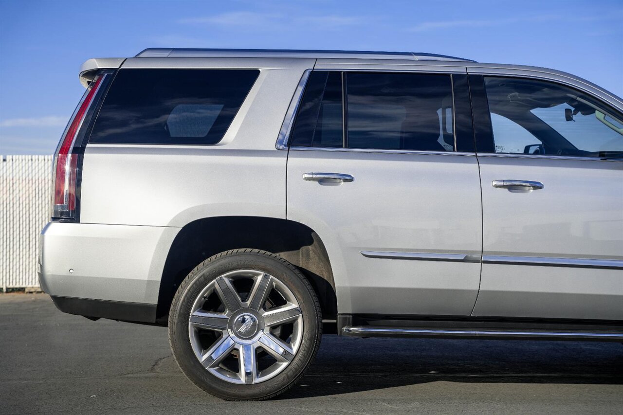 2020 Cadillac Escalade Luxury   - Photo 9 - Victorville, CA 92392