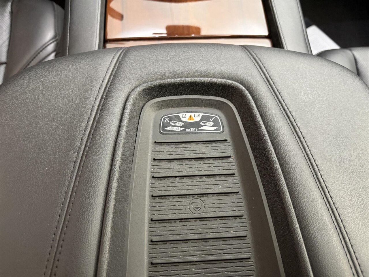 2020 Cadillac Escalade Luxury   - Photo 24 - Victorville, CA 92392