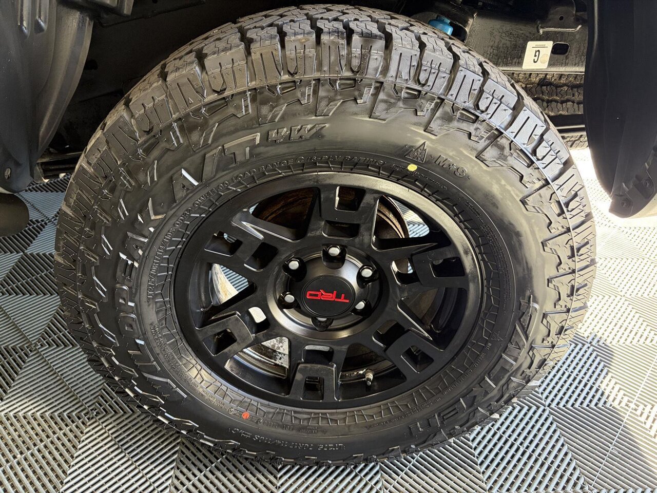 2019 Toyota Tacoma TRD Off-Road - Photo 10 - Victorville, CA 92392