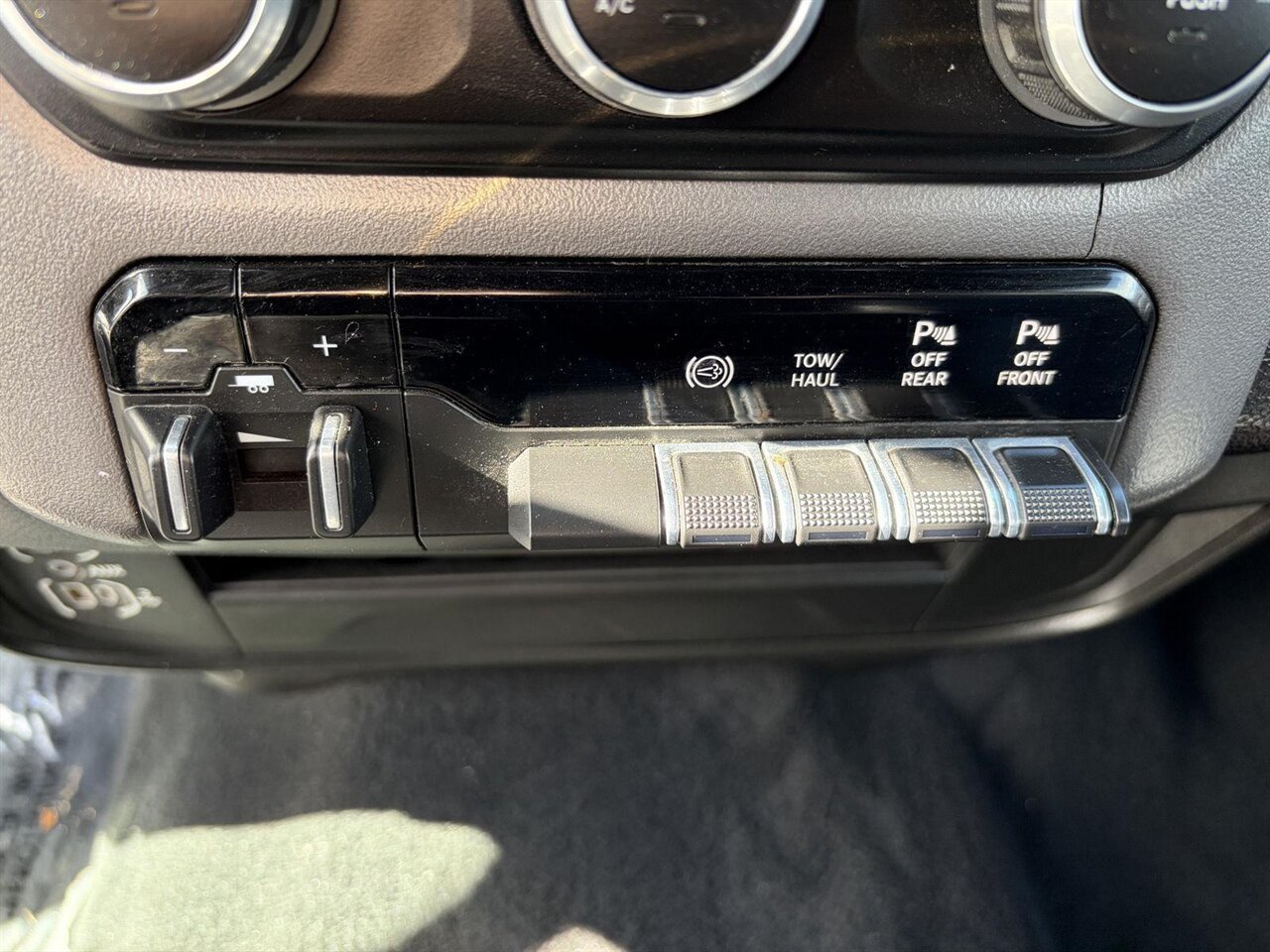 2023 RAM 2500 Big Horn   - Photo 15 - Victorville, CA 92392