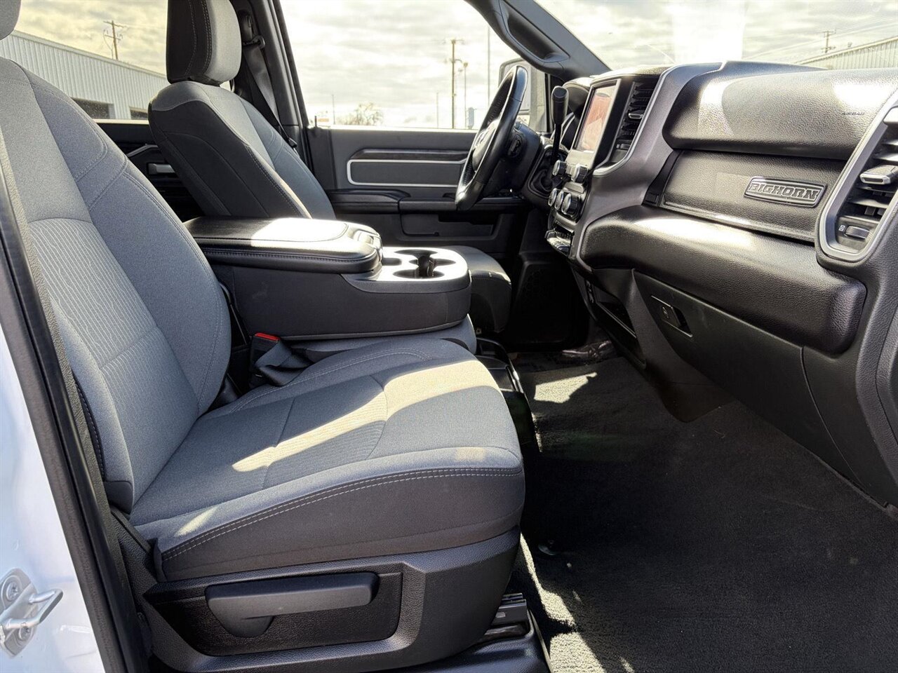 2023 RAM 2500 Big Horn   - Photo 17 - Victorville, CA 92392