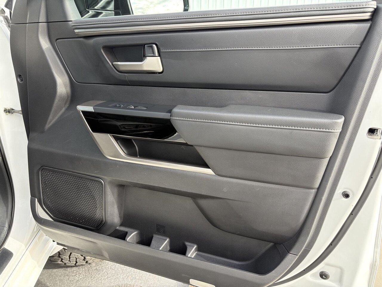 2022 Toyota Tundra Limited   - Photo 27 - Victorville, CA 92392