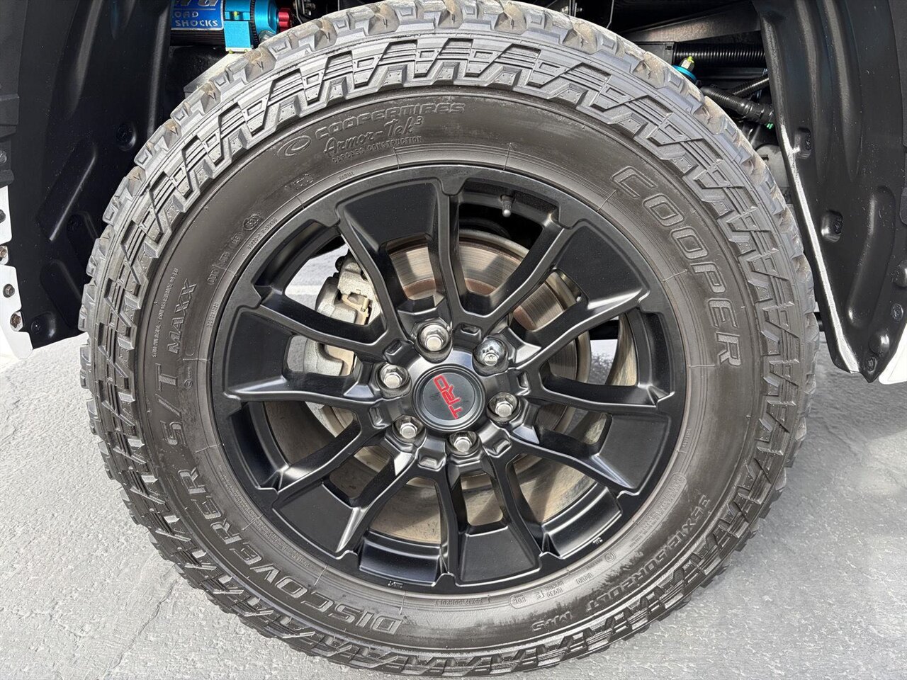 2022 Toyota Tundra Limited   - Photo 32 - Victorville, CA 92392