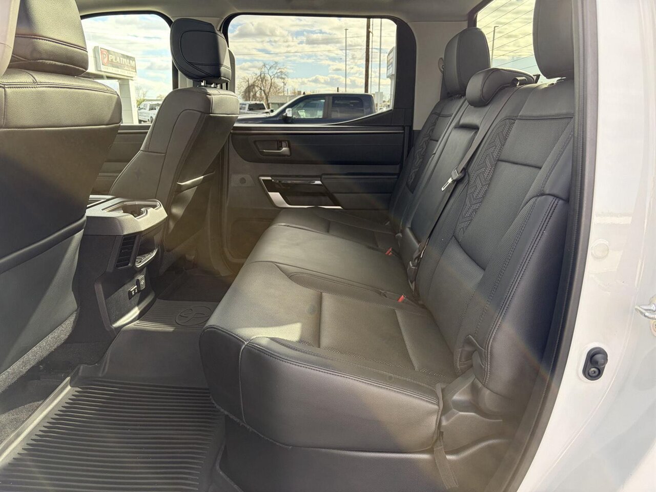 2022 Toyota Tundra Limited   - Photo 21 - Victorville, CA 92392
