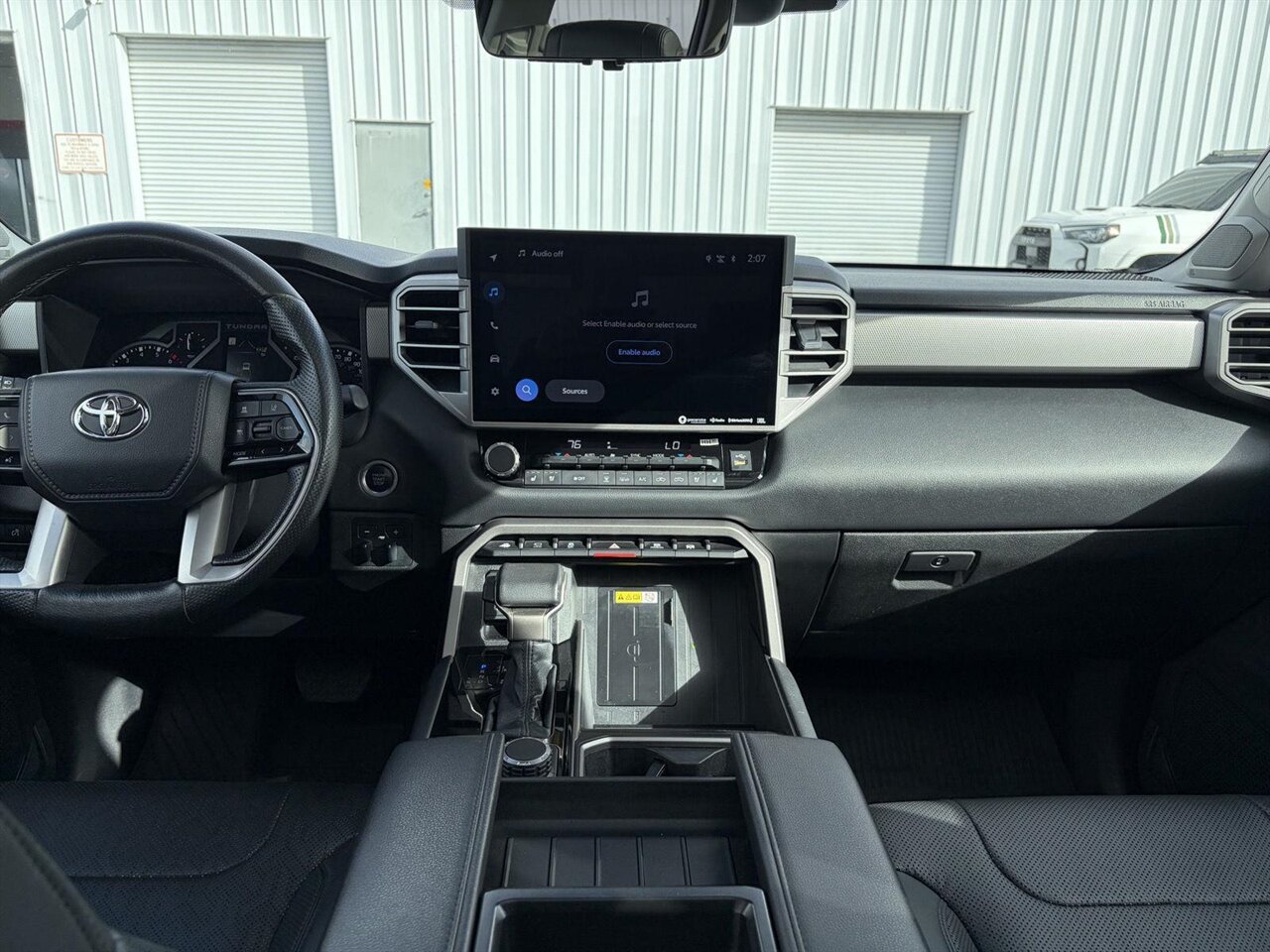 2022 Toyota Tundra Limited   - Photo 23 - Victorville, CA 92392