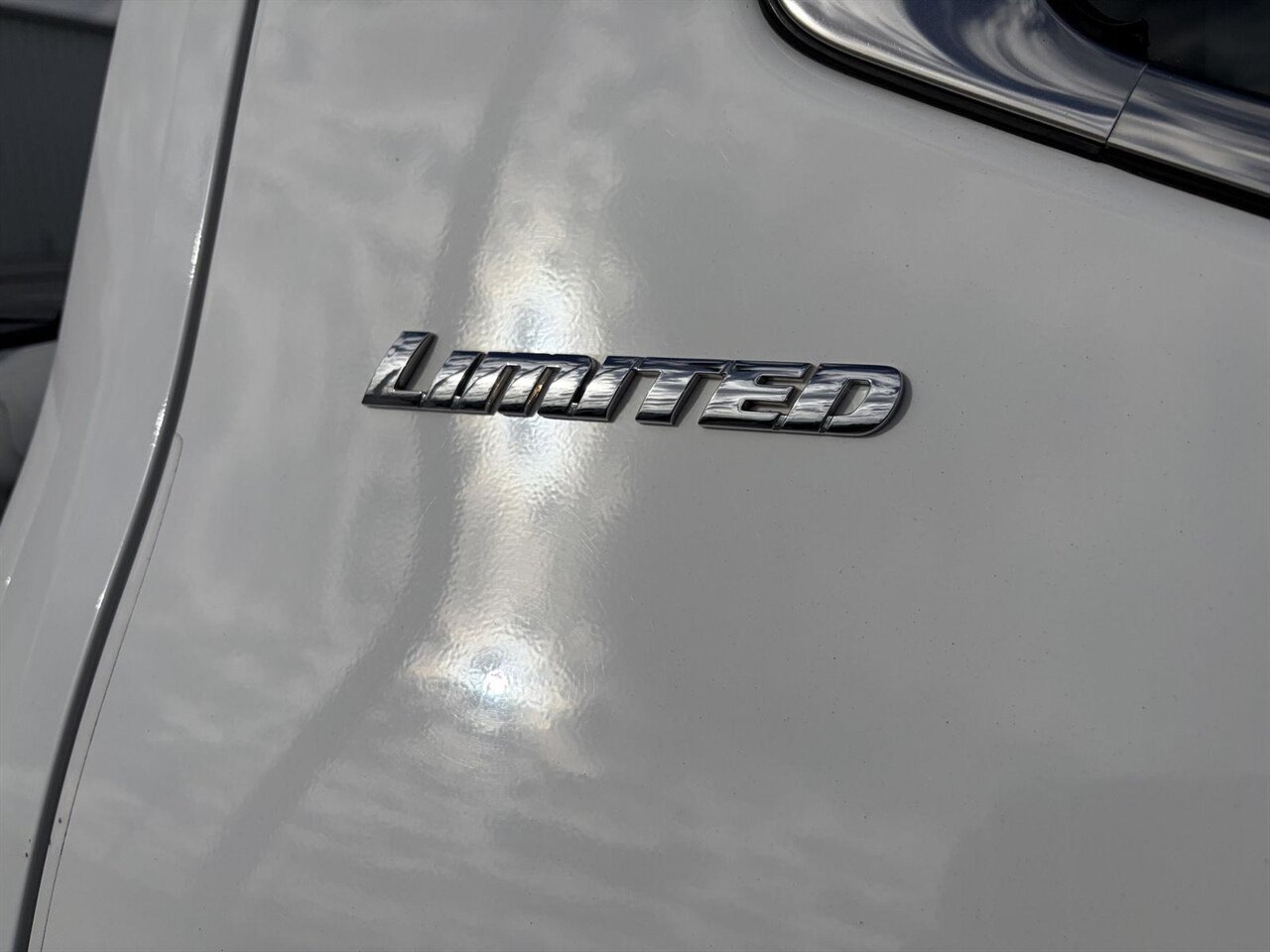 2022 Toyota Tundra Limited   - Photo 31 - Victorville, CA 92392