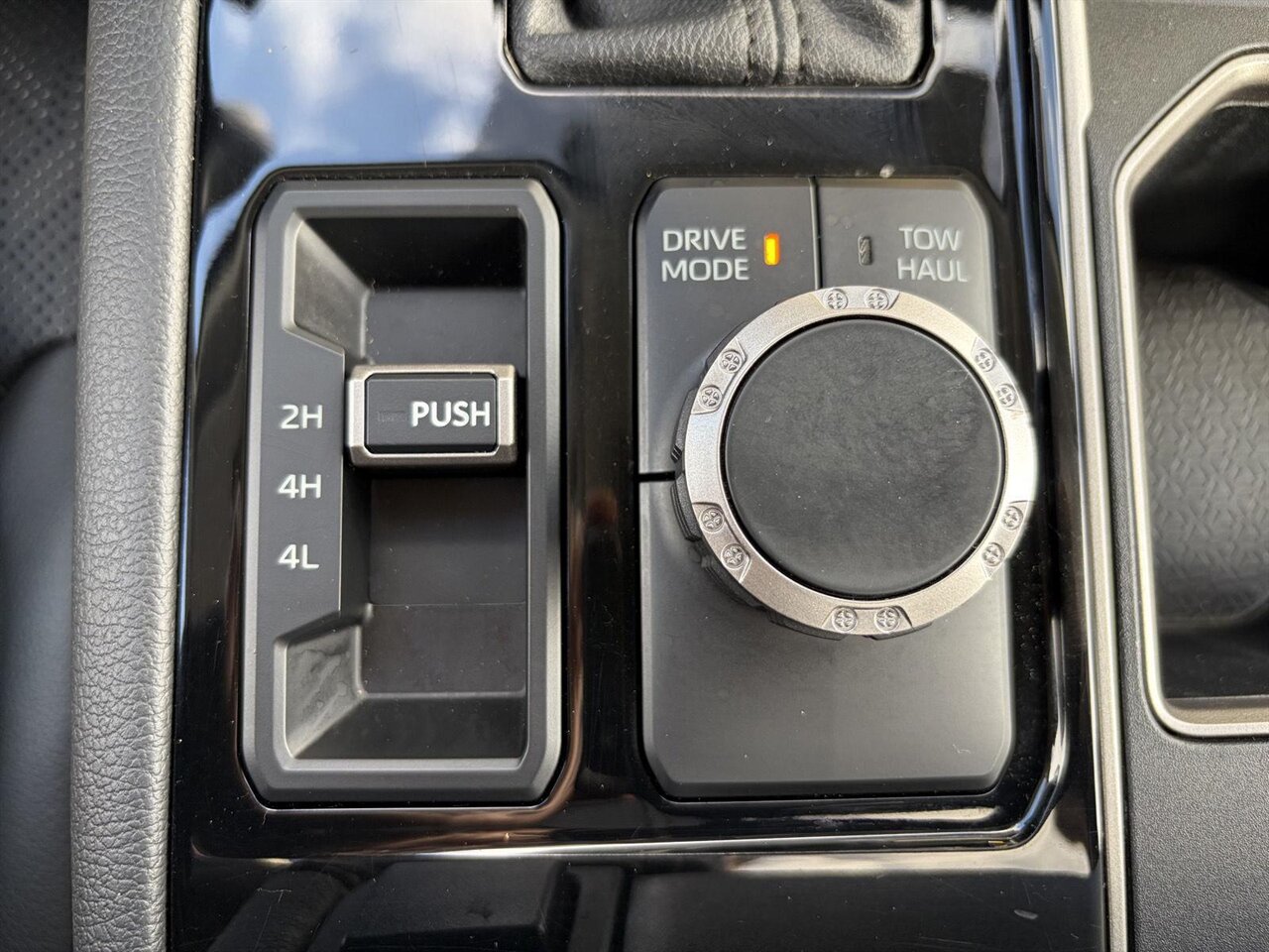 2022 Toyota Tundra Limited   - Photo 19 - Victorville, CA 92392