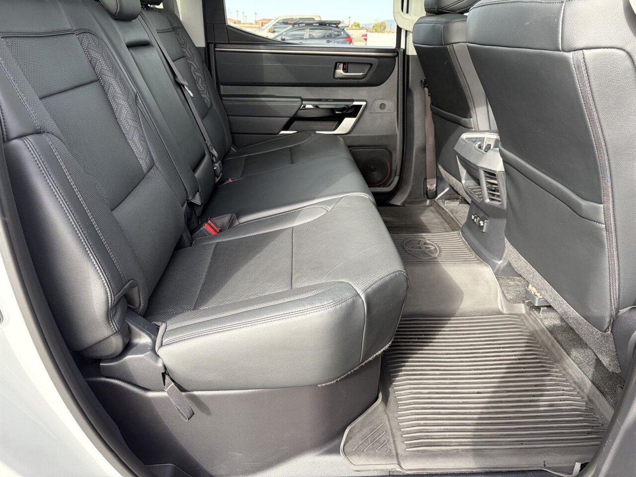 2022 Toyota Tundra Limited   - Photo 28 - Victorville, CA 92392