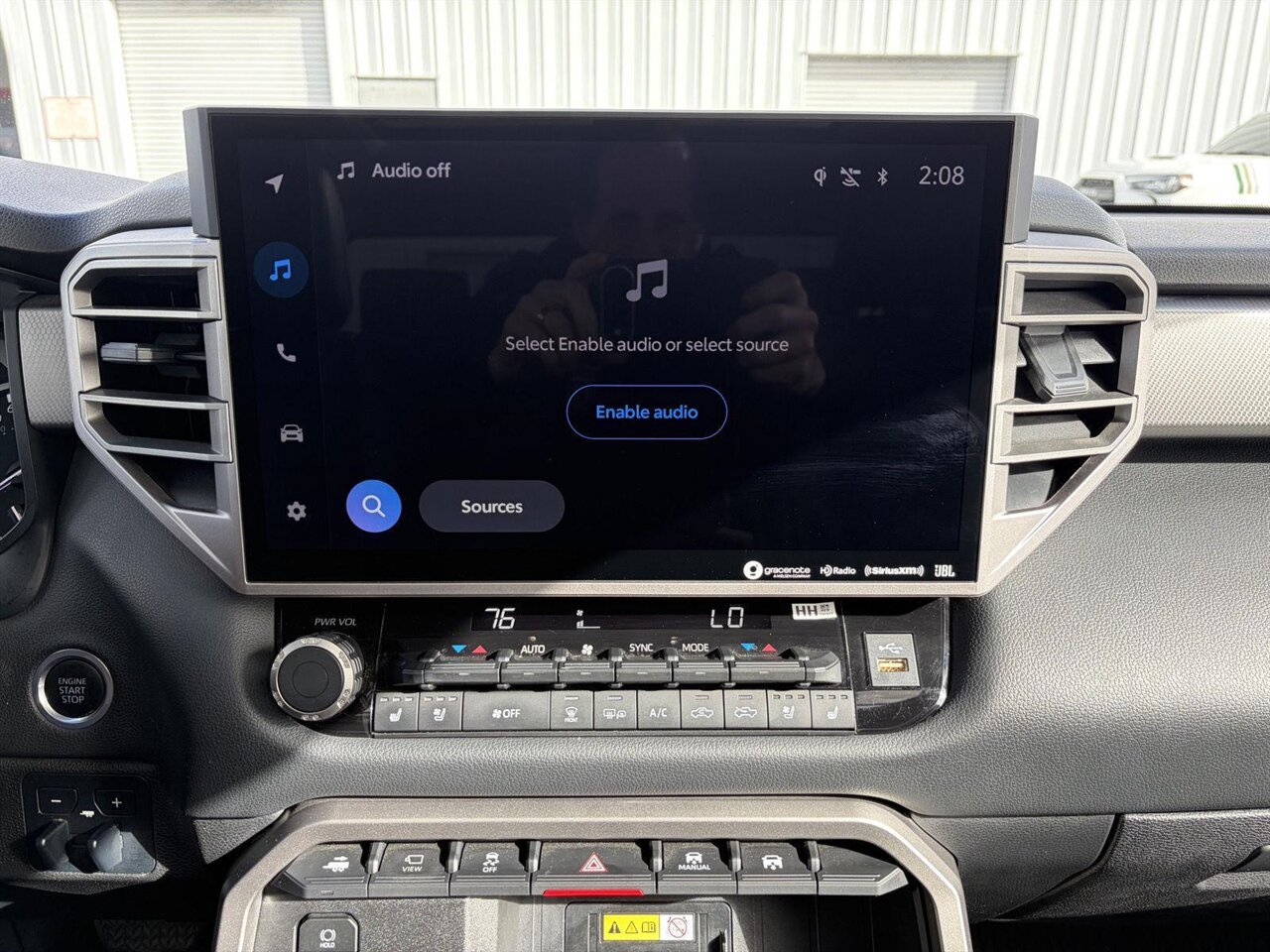 2022 Toyota Tundra Limited   - Photo 24 - Victorville, CA 92392