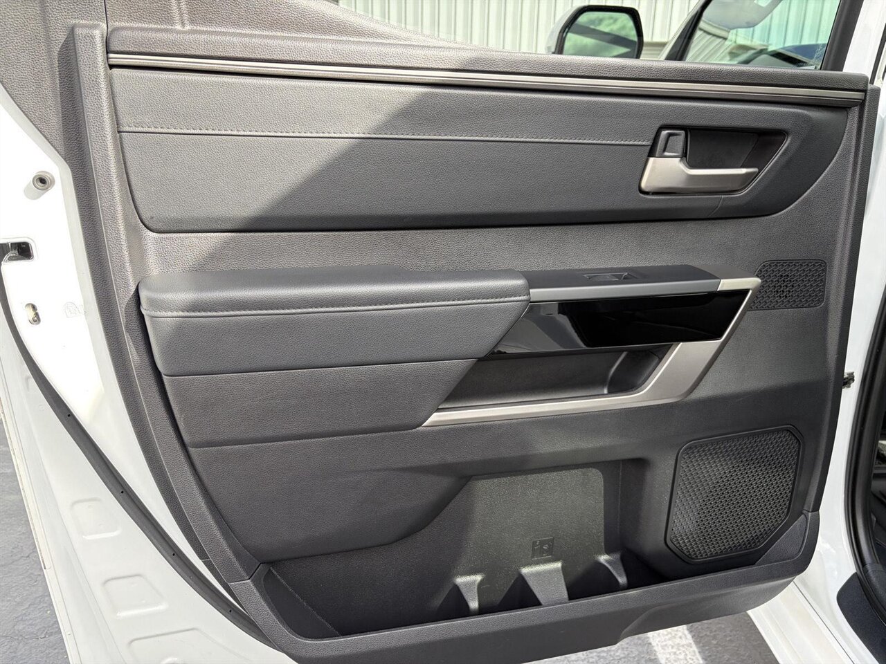 2022 Toyota Tundra Limited   - Photo 20 - Victorville, CA 92392