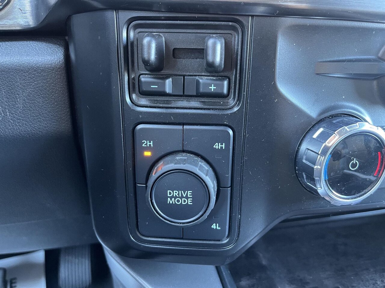 2024 Ford F-250 Super Duty Lariat   - Photo 12 - Victorville, CA 92392