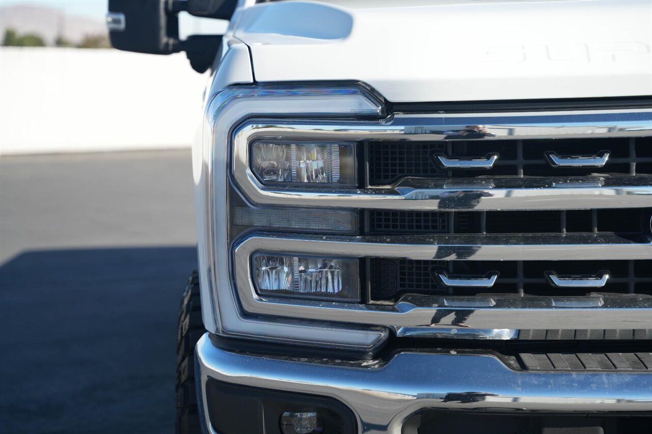 2024 Ford F-250 Super Duty Lariat   - Photo 9 - Victorville, CA 92392
