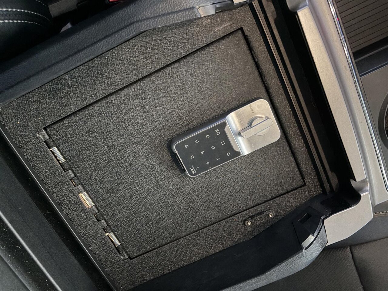 2022 Ford F-250 Super Duty Lariat   - Photo 24 - Victorville, CA 92392