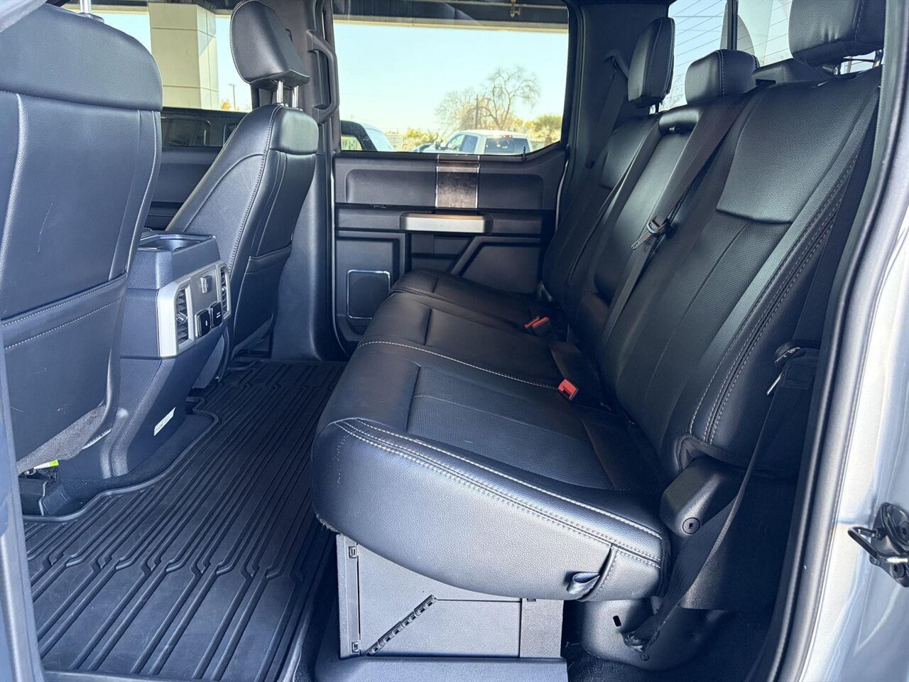 2022 Ford F-250 Super Duty Lariat   - Photo 28 - Victorville, CA 92392