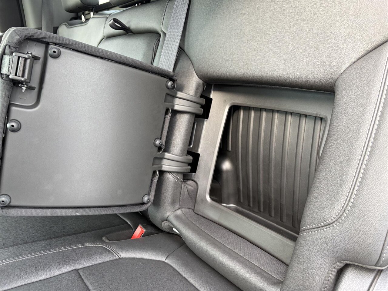 2021 Chevrolet Silverado 1500 LT Trail Boss   - Photo 27 - Victorville, CA 92392