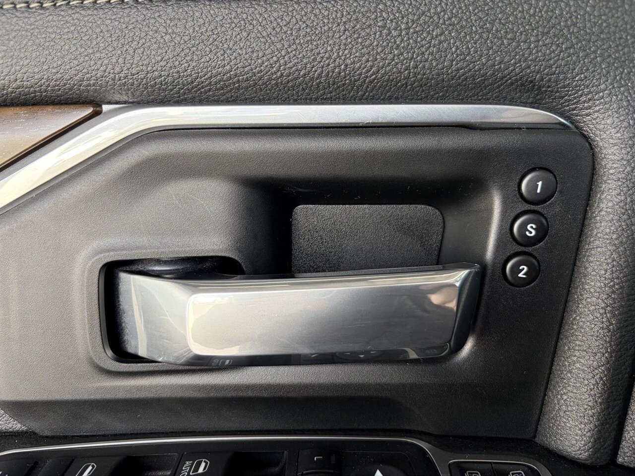 2024 RAM 2500 Laramie   - Photo 12 - Victorville, CA 92392