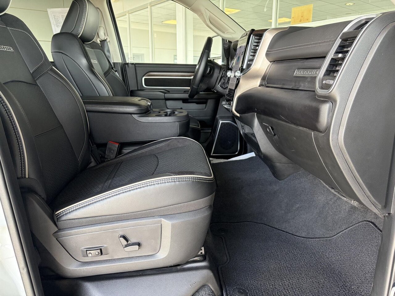 2024 RAM 2500 Laramie   - Photo 20 - Victorville, CA 92392