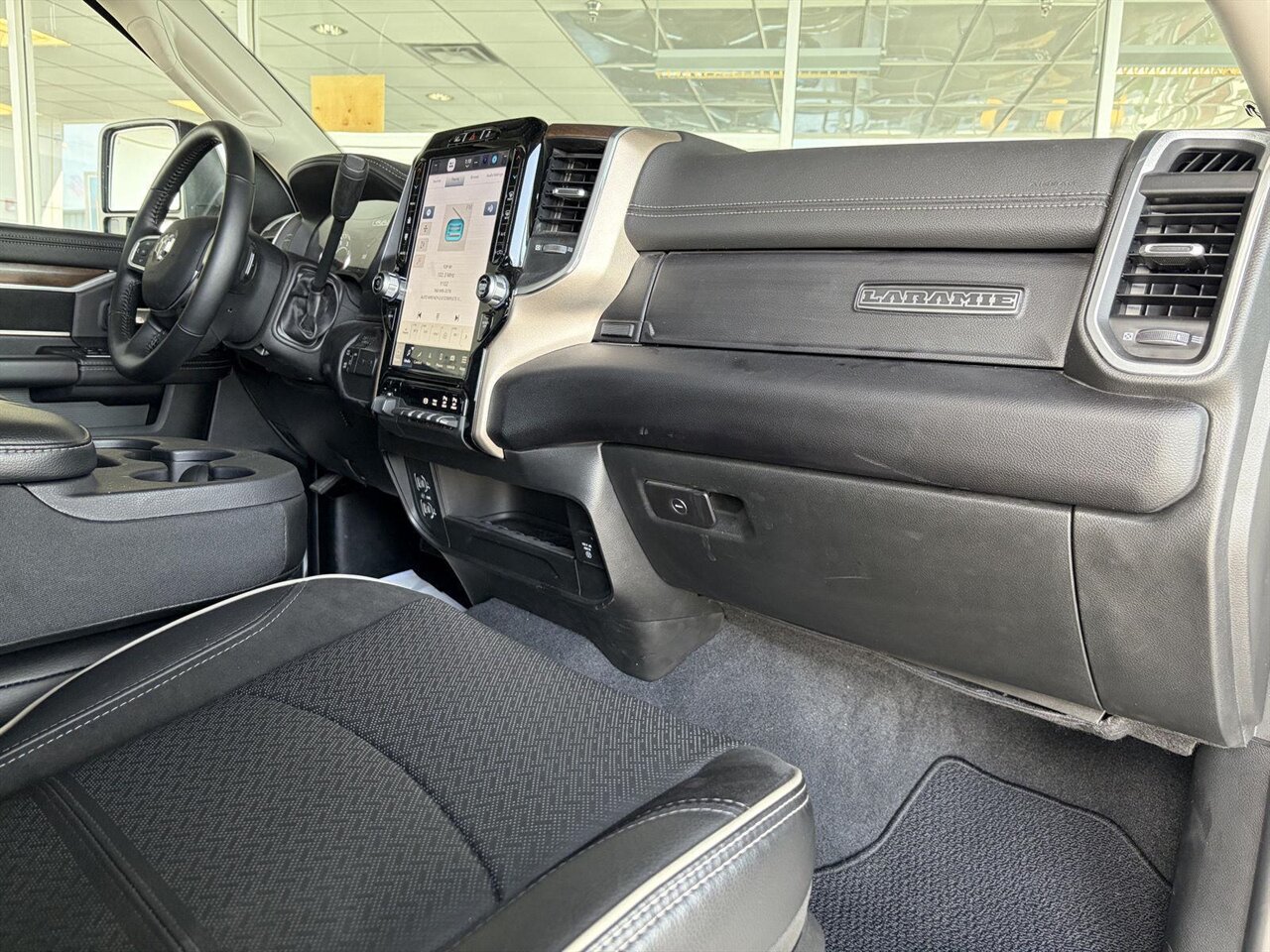 2024 RAM 2500 Laramie   - Photo 21 - Victorville, CA 92392